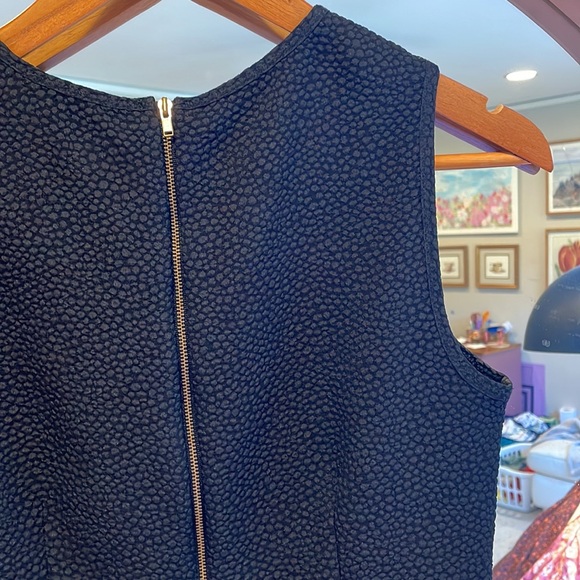 Textured, Pebbled Black Peplum Sleeveless Top in size Small - Picture 4 of 4